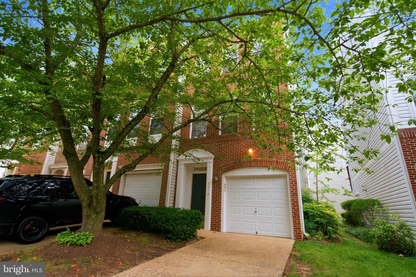 5312 Chieftain Cir Property Photo 3