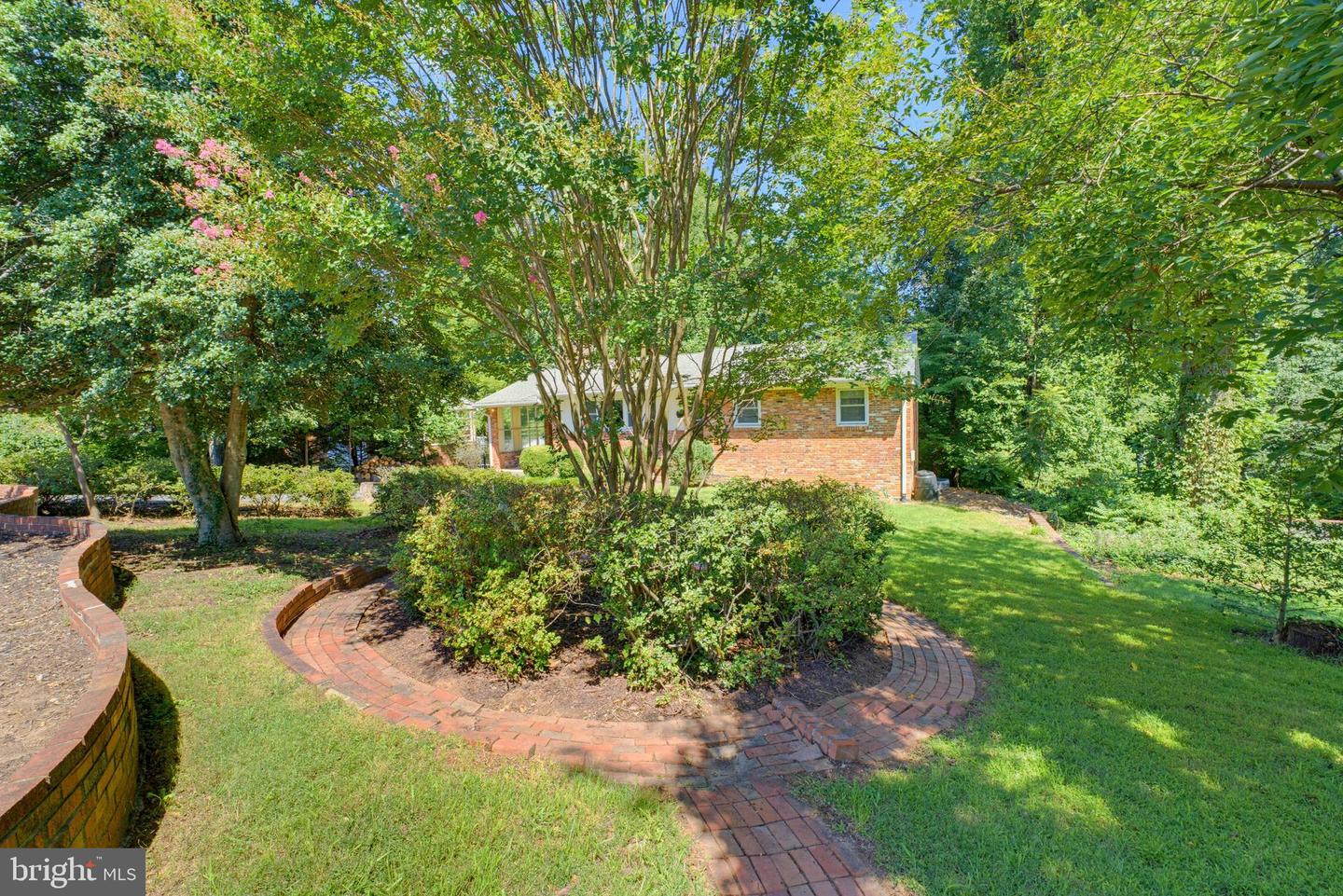 7048 Cindy Ln Property Photo 32