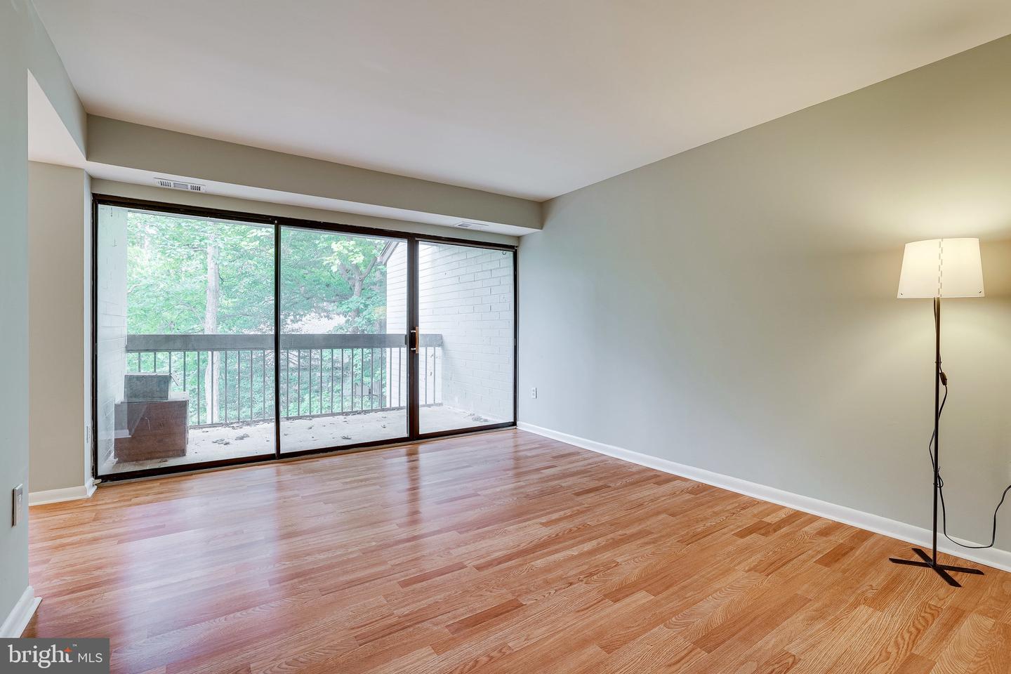 2210 Springwood Dr #207 Property Photo 9