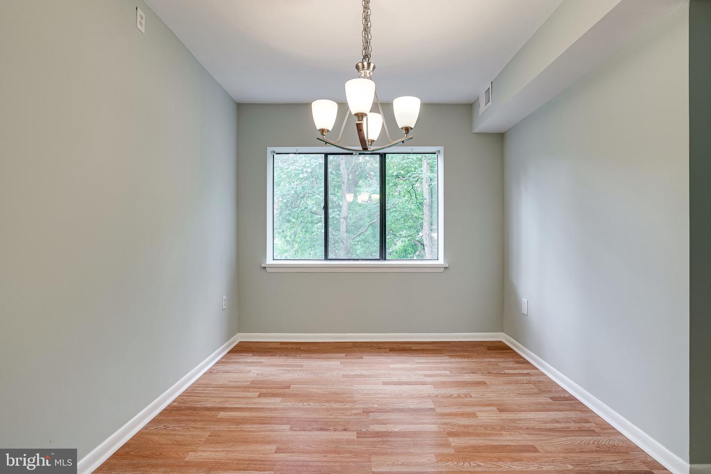 2210 Springwood Dr #207 Property Photo 11