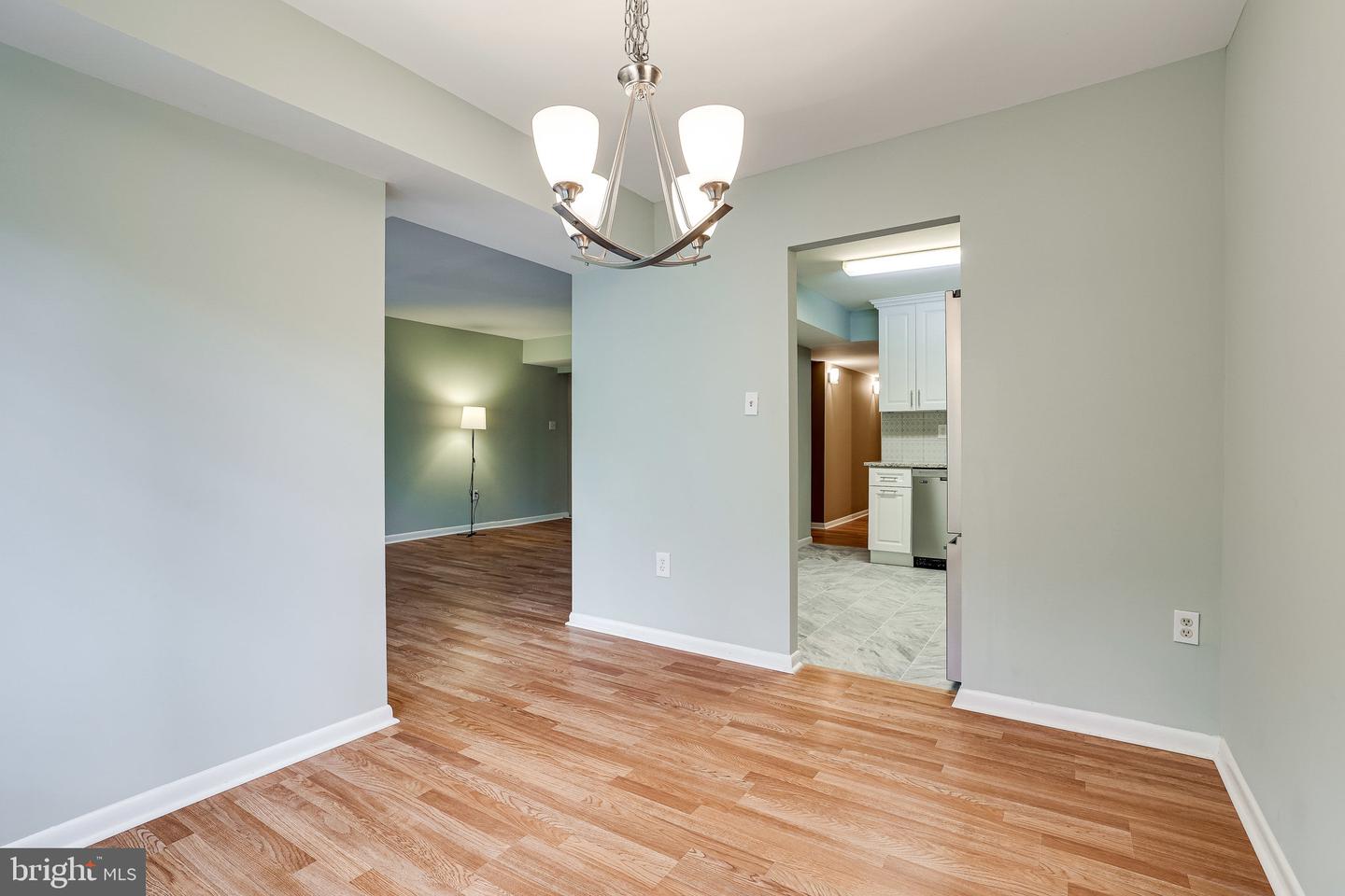 2210 Springwood Dr #207 Property Photo 12
