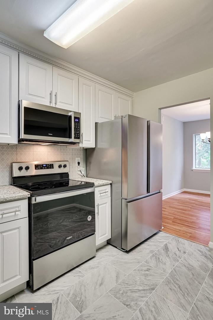 2210 Springwood Dr #207 Property Photo 15