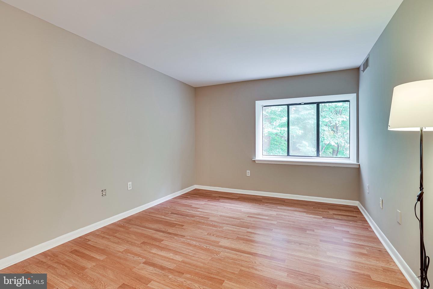 2210 Springwood Dr #207 Property Photo 16
