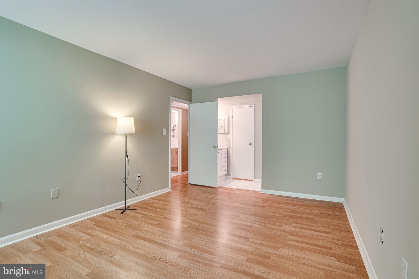 2210 Springwood Dr #207 Property Photo 17