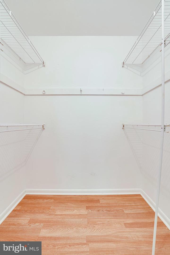 2210 Springwood Dr #207 Property Photo 20