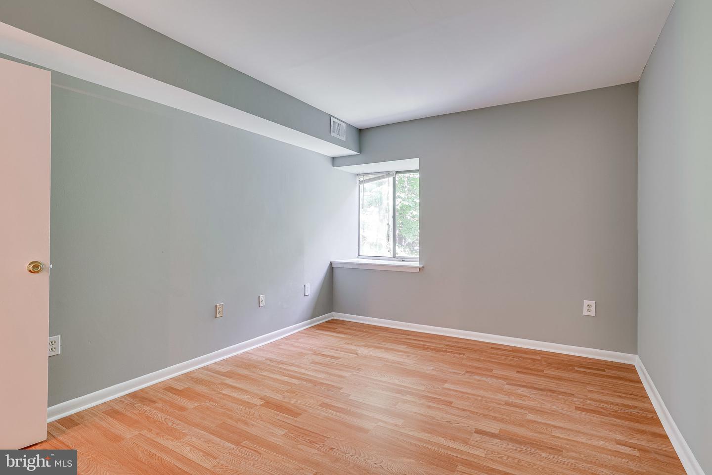 2210 Springwood Dr #207 Property Photo 21