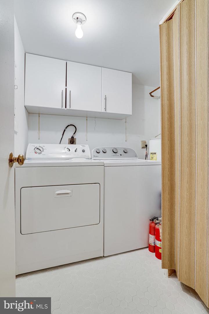 2210 Springwood Dr #207 Property Photo 24
