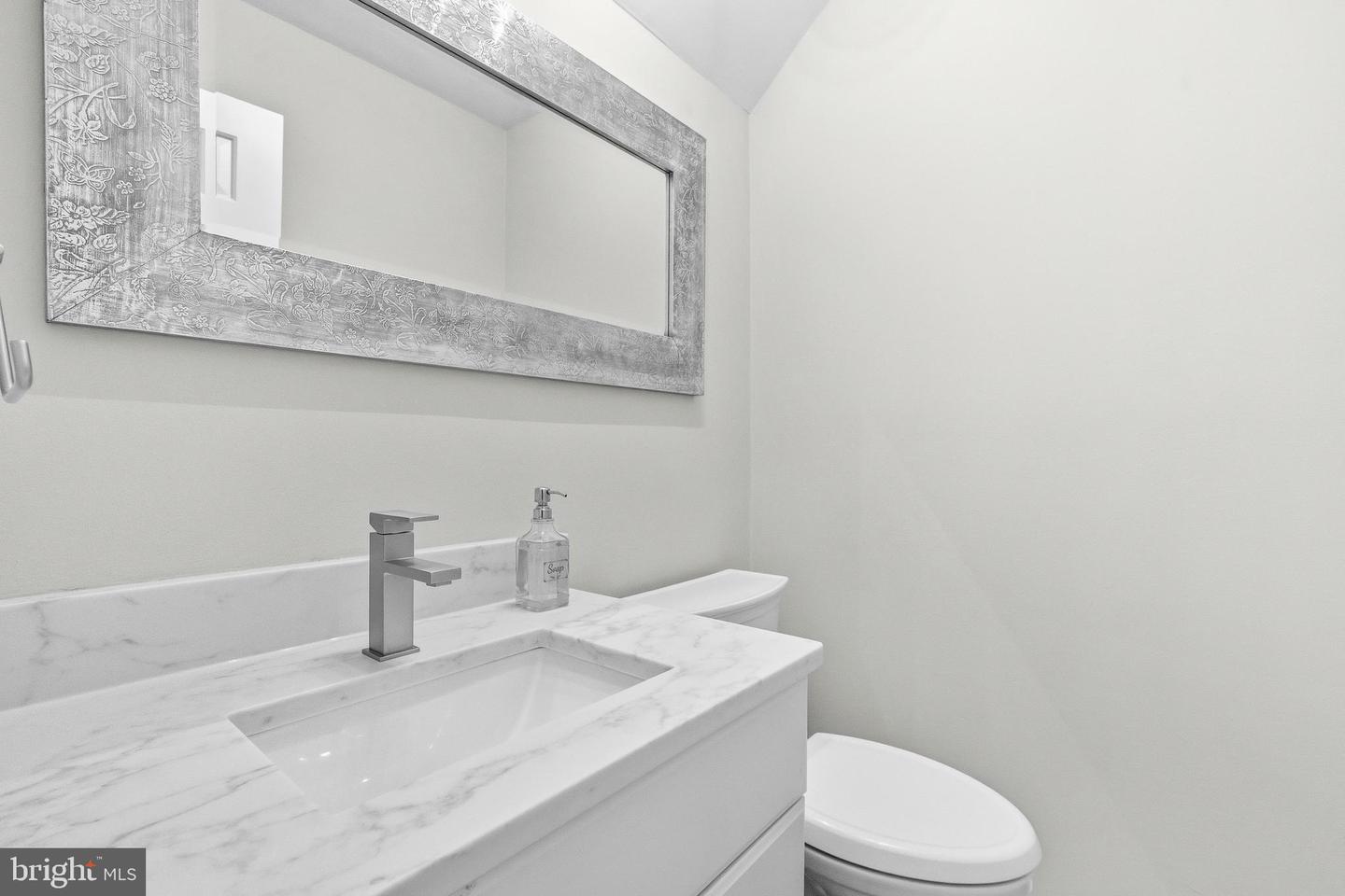 9403 Ferry Landing Ct Property Photo 23