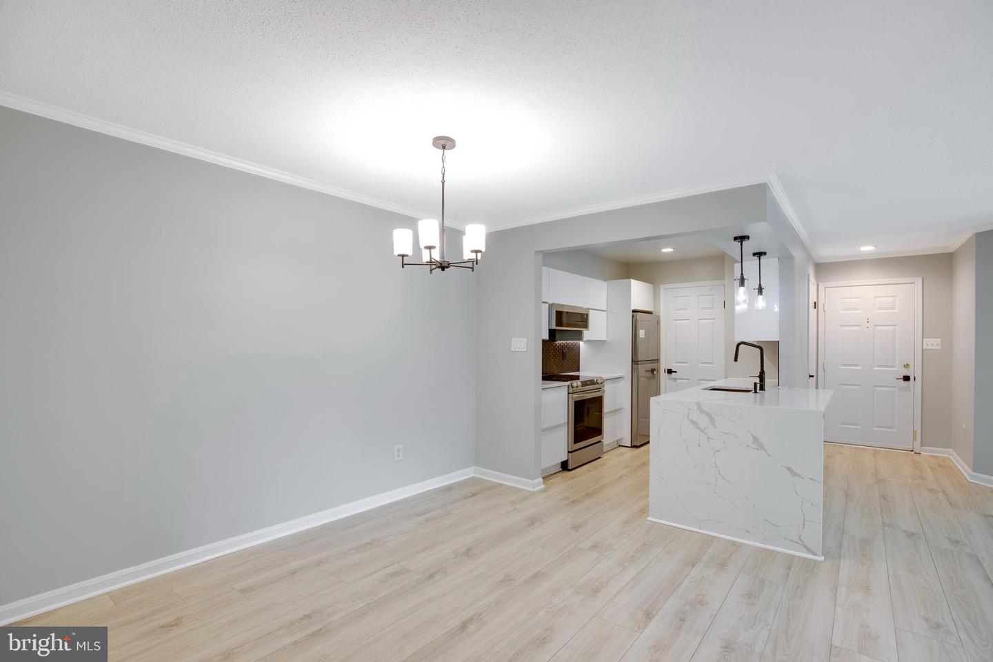 7707 Lafayette Forest Dr #21 Property Photo 2