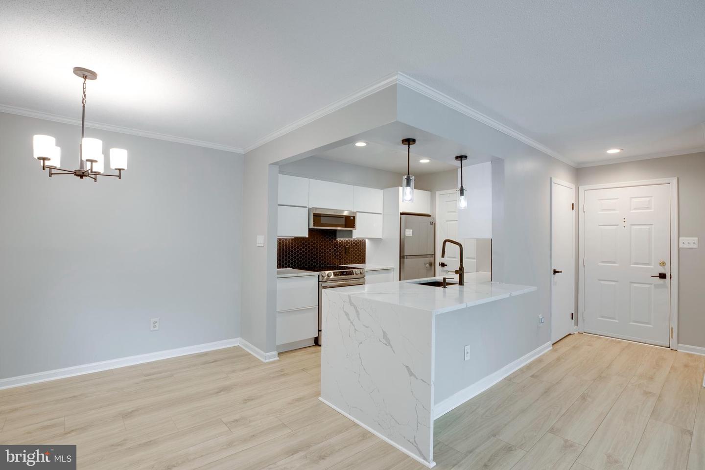 7707 Lafayette Forest Dr #21 Property Photo 7