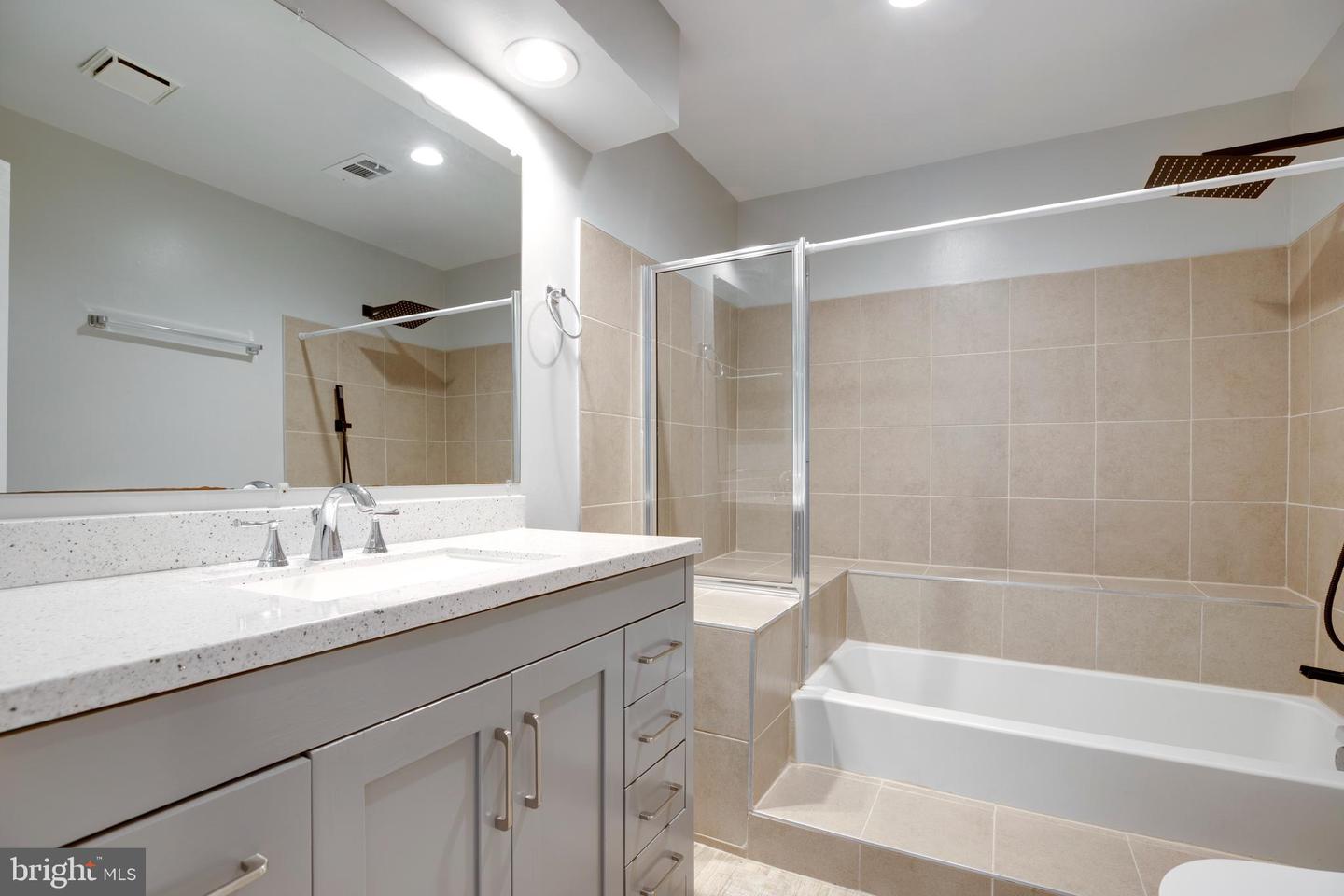 7707 Lafayette Forest Dr #21 Property Photo 12