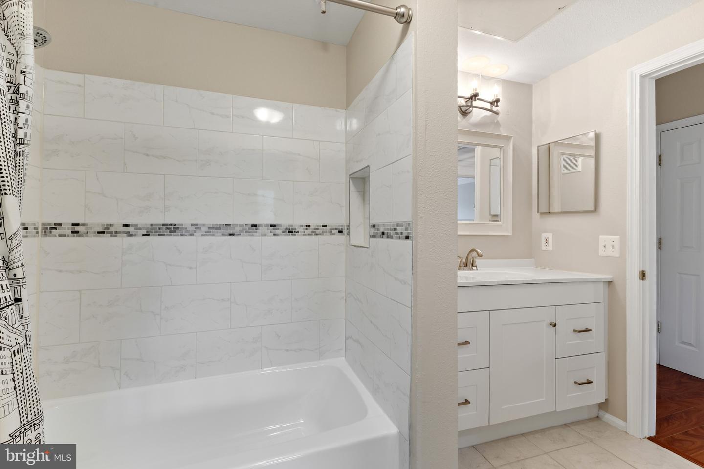 1530 Spring Gate Dr #9312 Property Photo 18