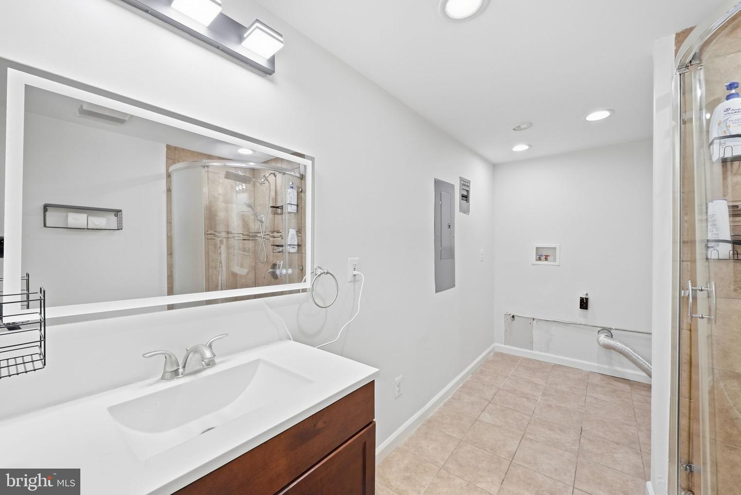 7907 Martha Washington St Property Photo 13