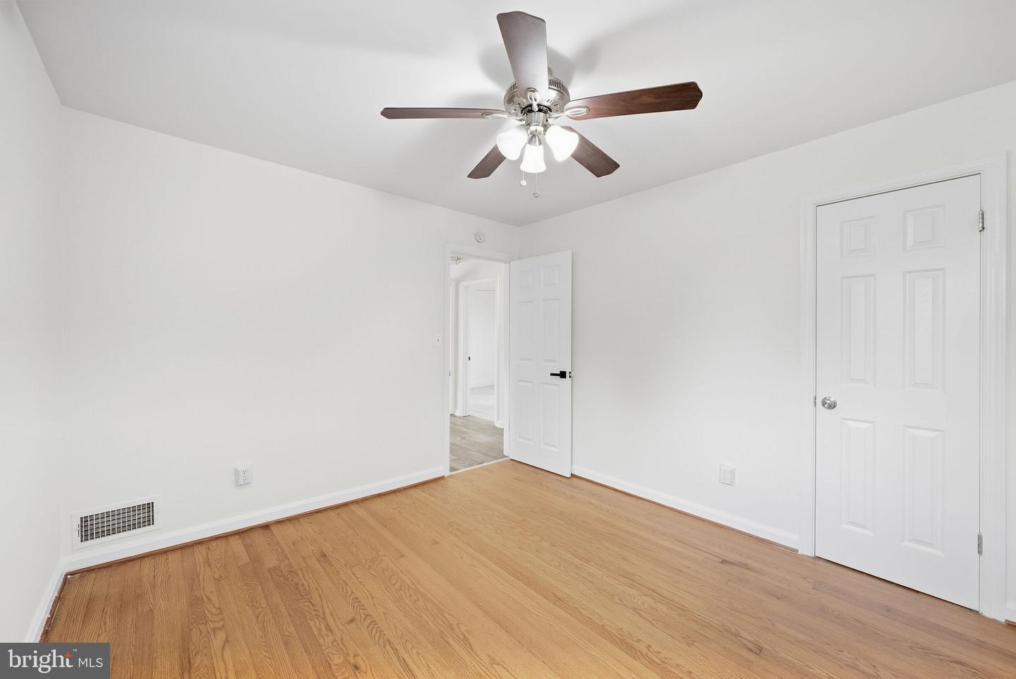 7907 Martha Washington St Property Photo 23