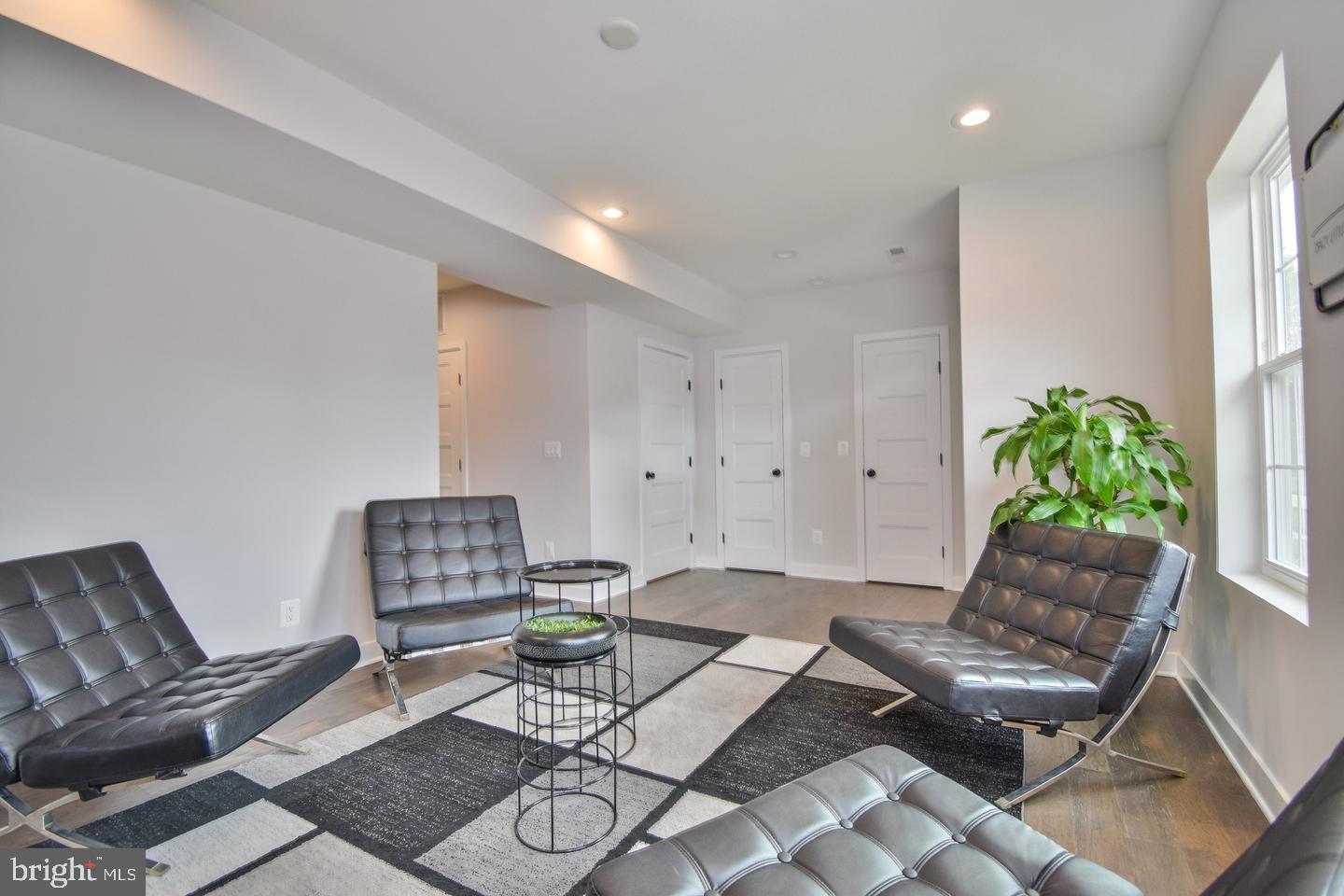 8276 Safarian Way Property Photo 6