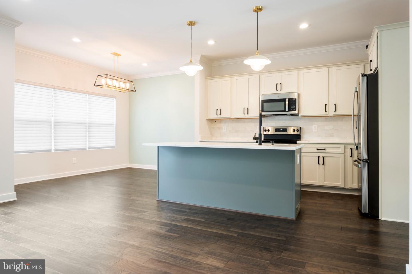 8276 Safarian Way Property Photo 11