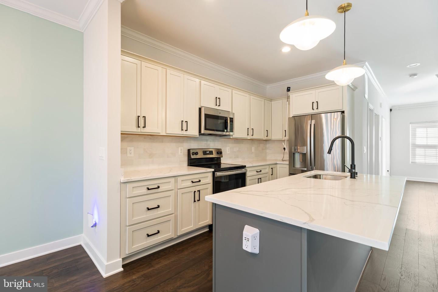 8276 Safarian Way Property Photo 12