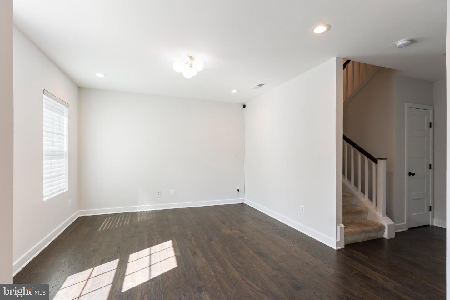 8276 Safarian Way Property Photo 18