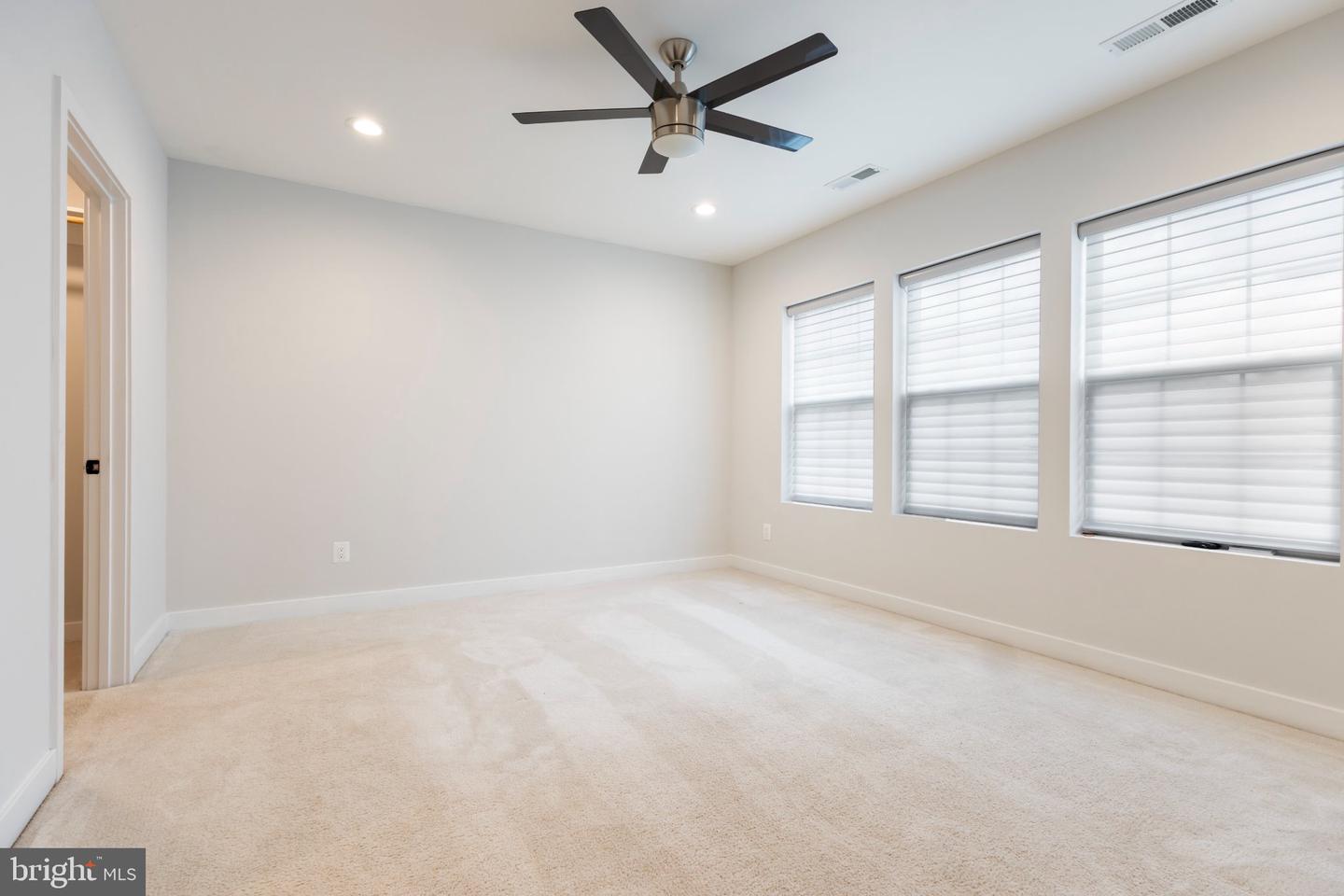 8276 Safarian Way Property Photo 31