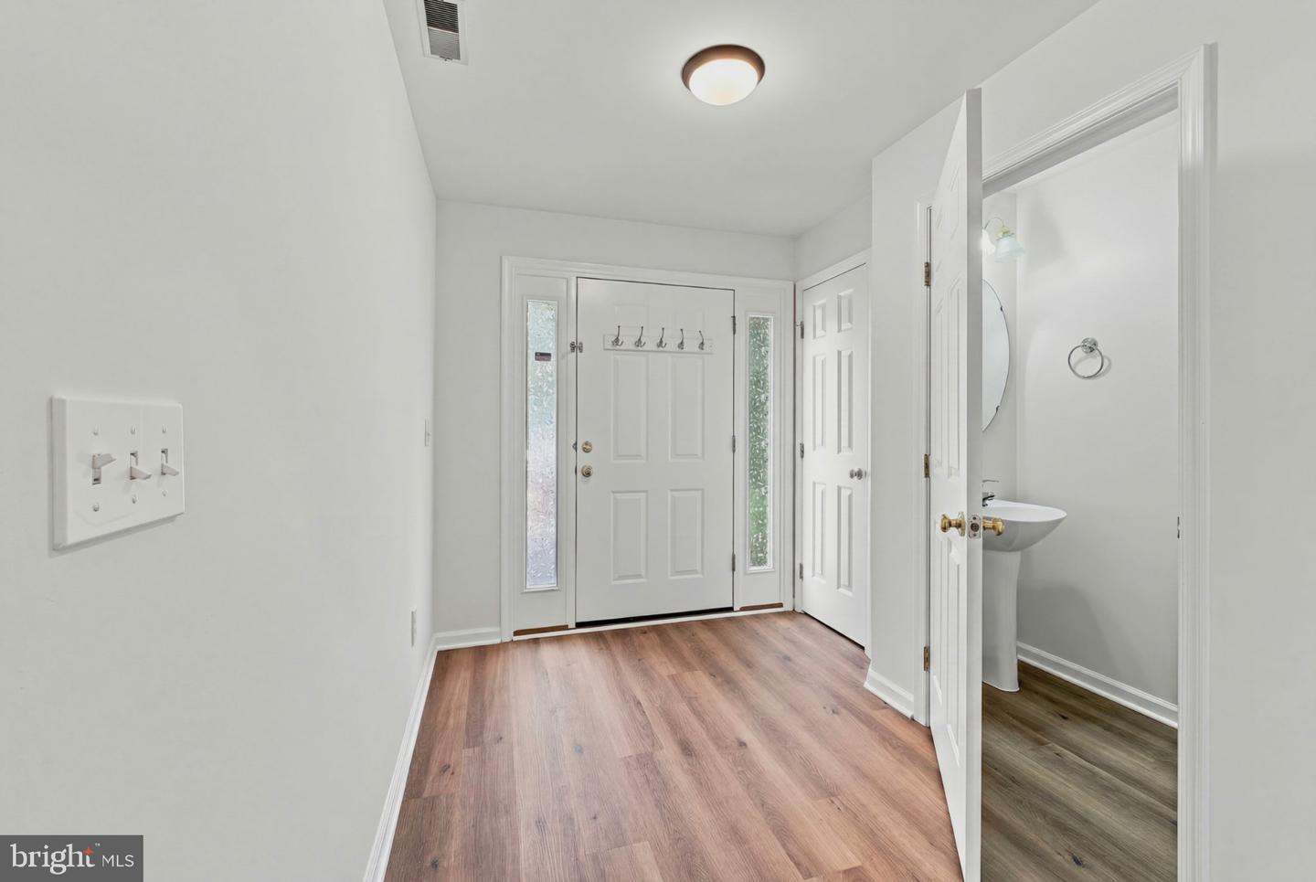 14247 Glade Spring Dr Property Photo 2