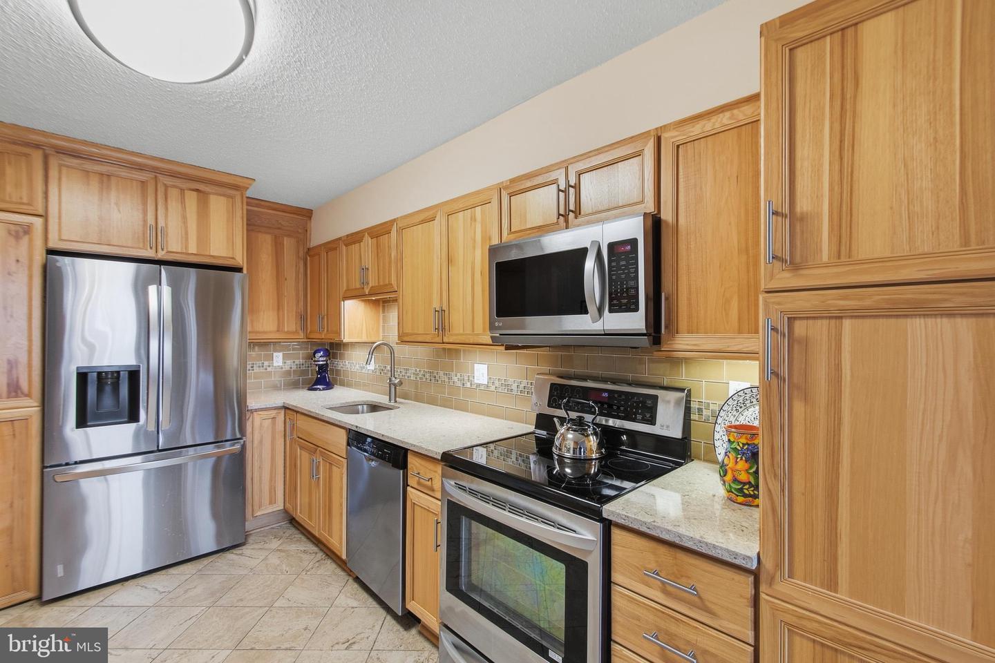 5904 Mount Eagle Dr #1415 Property Photo 8
