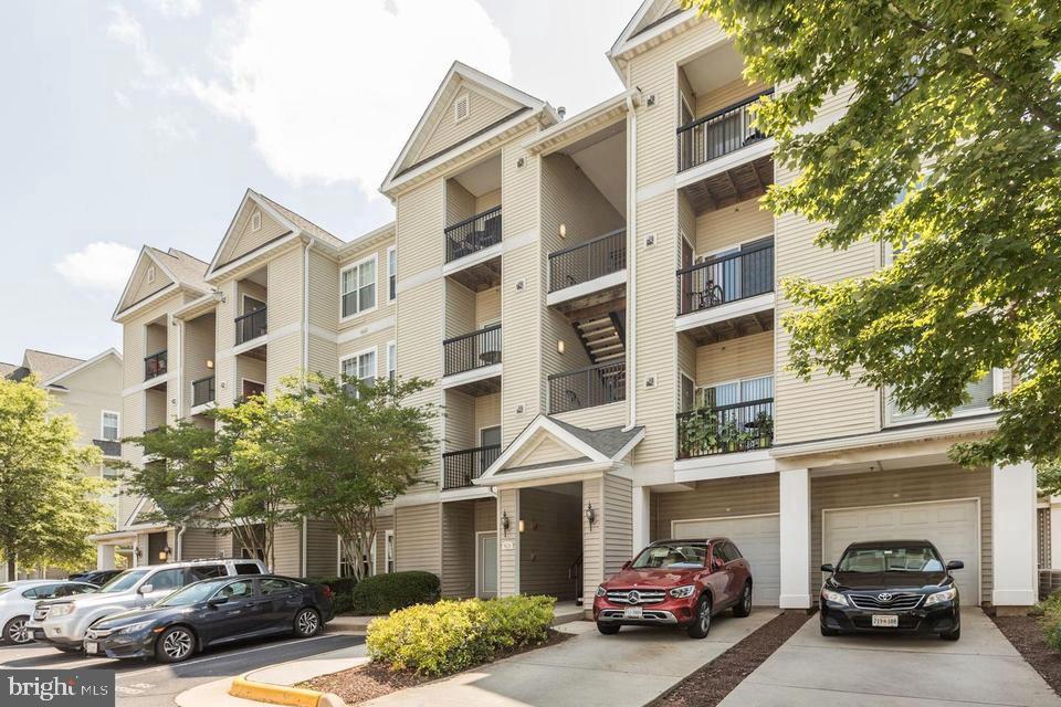 5123 Travis Edward Way #b Property Photo 1