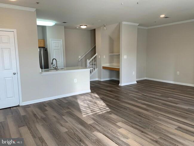 5123 Travis Edward Way #b Property Photo 7