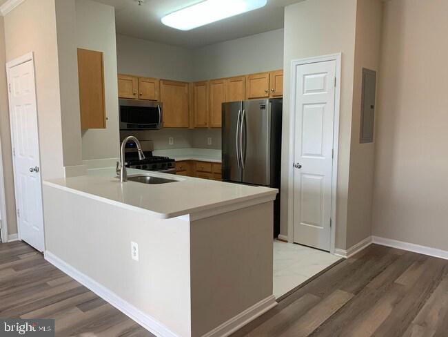 5123 Travis Edward Way #b Property Photo 9