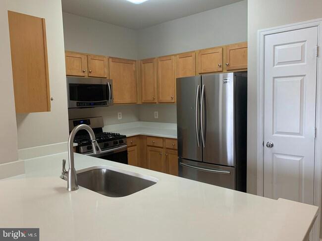 5123 Travis Edward Way #b Property Photo 10