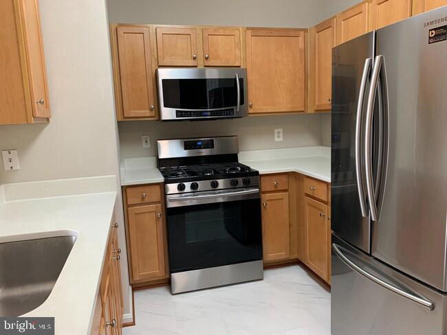 5123 Travis Edward Way #b Property Photo 13