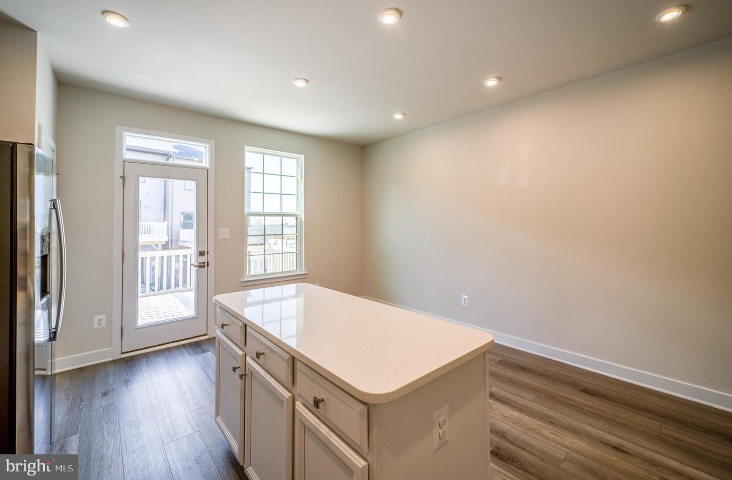 14062 Sunrise Valley Dr Property Photo 6