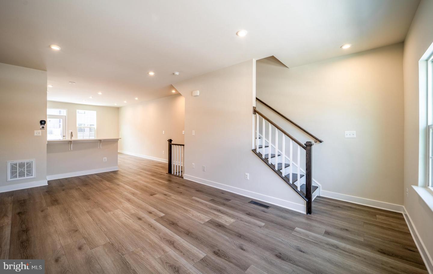 14062 Sunrise Valley Dr Property Photo 8