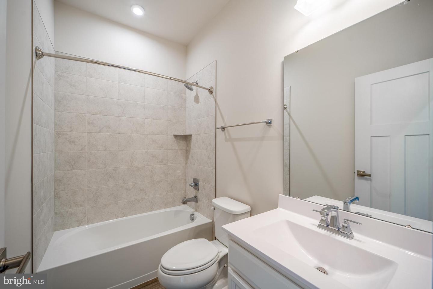 14062 Sunrise Valley Dr Property Photo 18