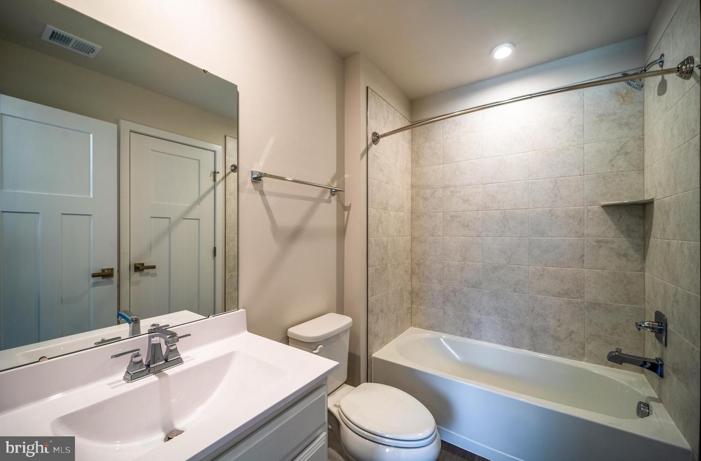 14062 Sunrise Valley Dr Property Photo 21
