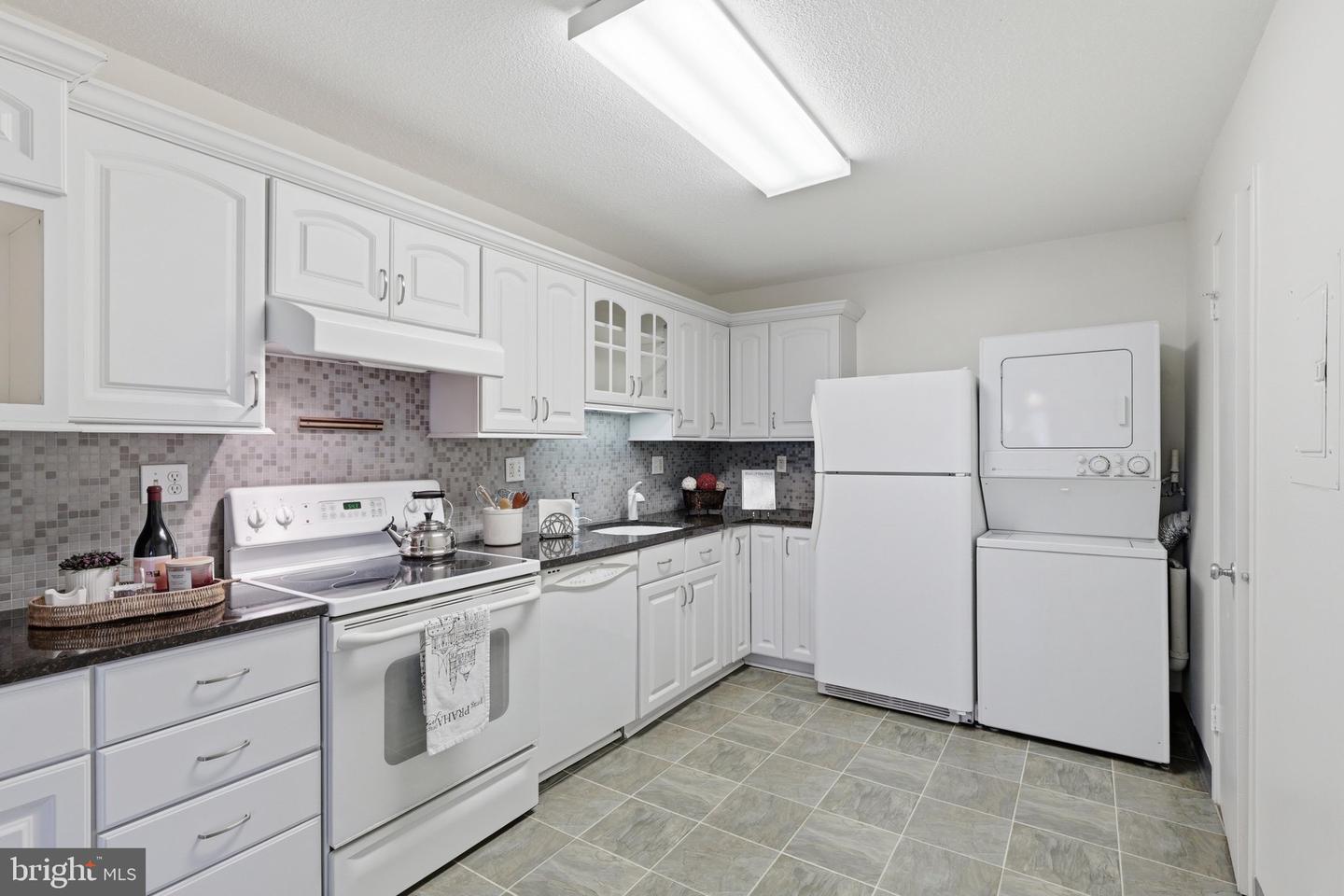 8340 Greensboro Dr #923 Property Photo 4