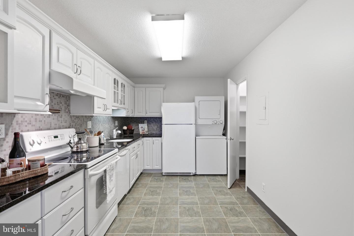 8340 Greensboro Dr #923 Property Photo 5