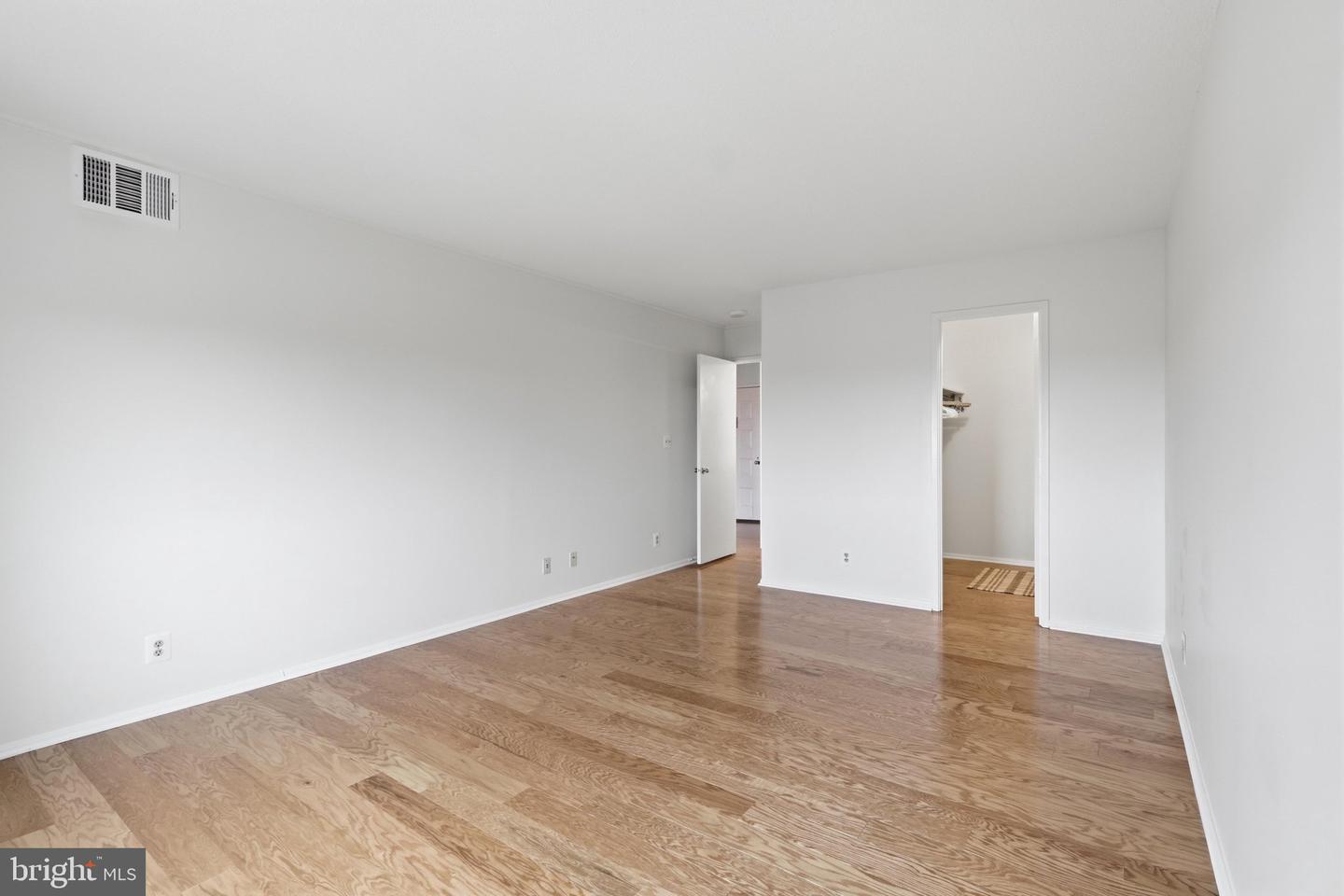 8340 Greensboro Dr #923 Property Photo 12