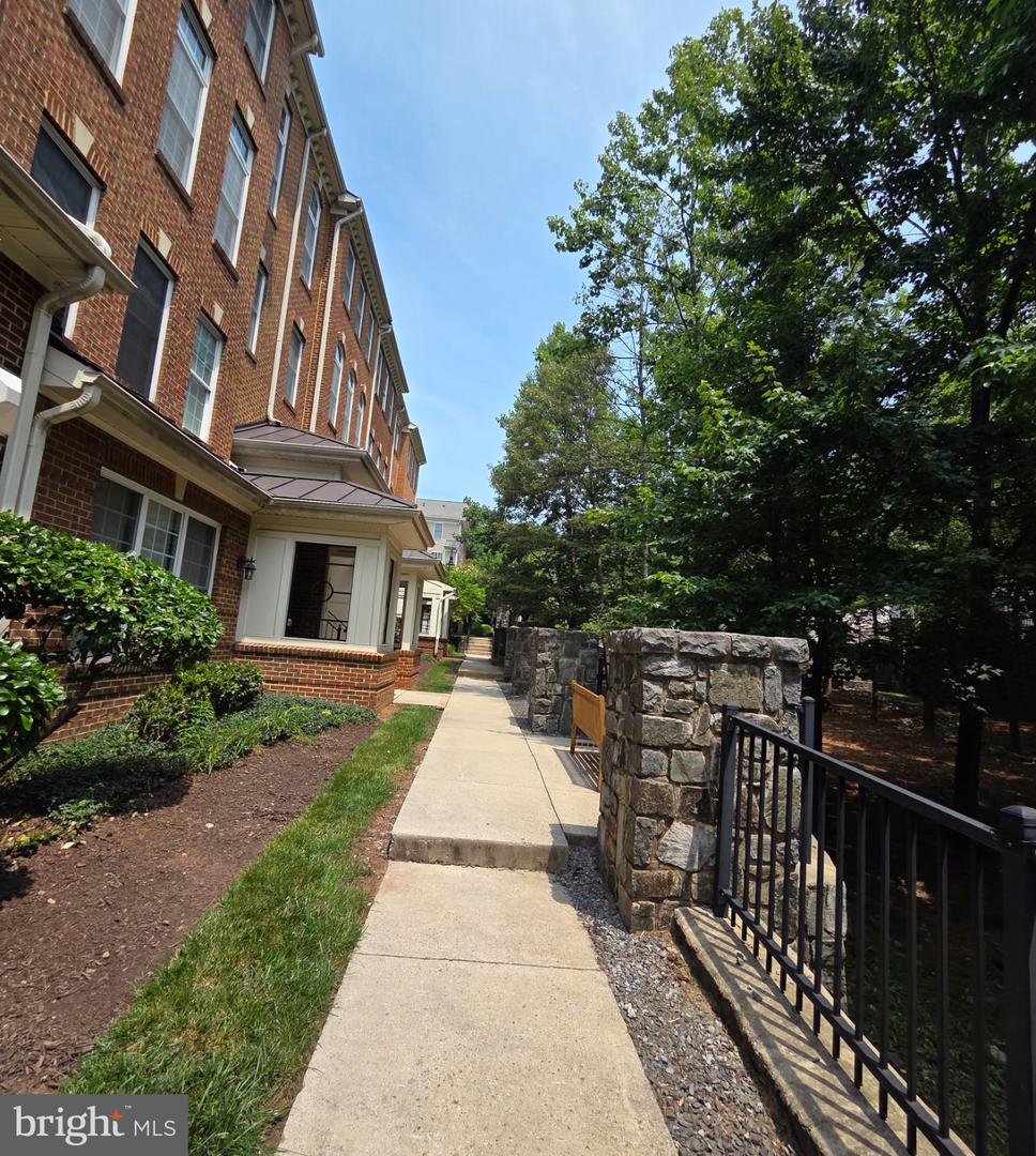 4459 Beacon Grove Cir #704-a Property Photo 5