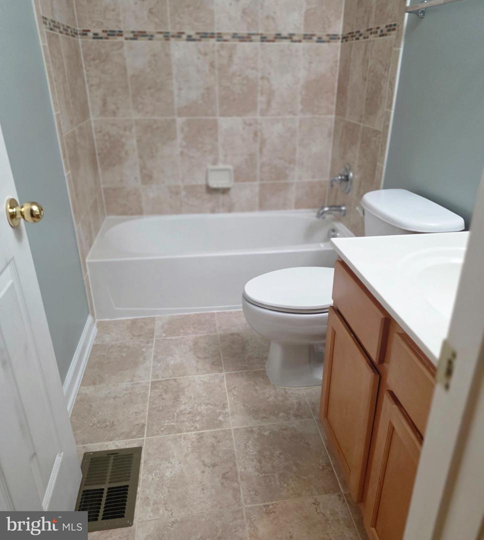 4459 Beacon Grove Cir #704-a Property Photo 18