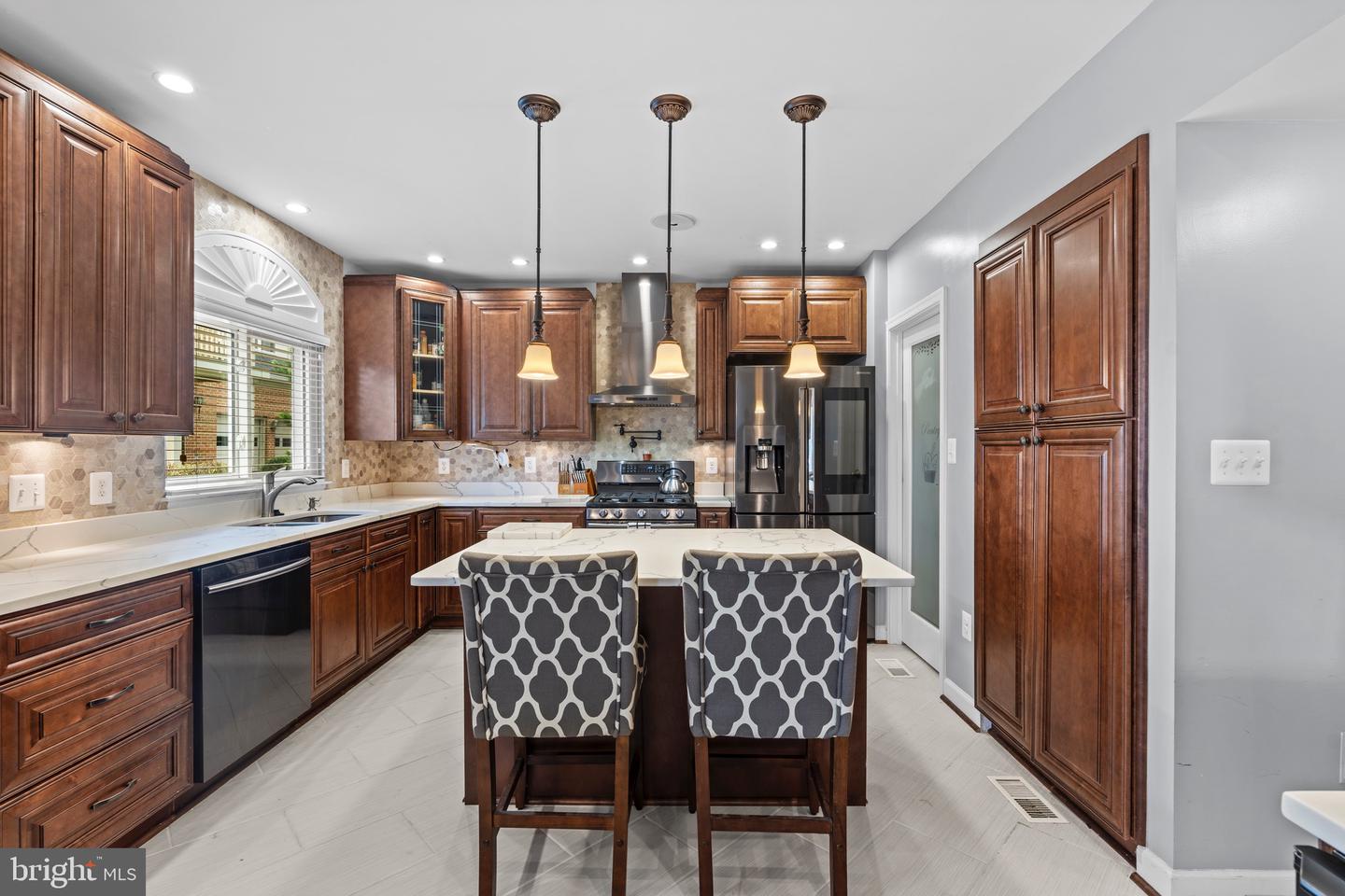 6021 Woodlake Ln Property Photo 8