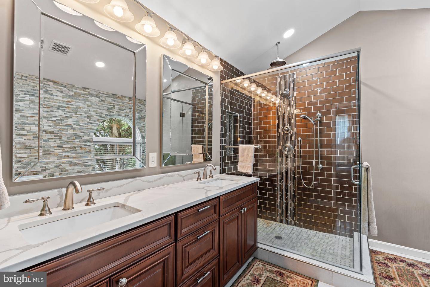 6021 Woodlake Ln Property Photo 18