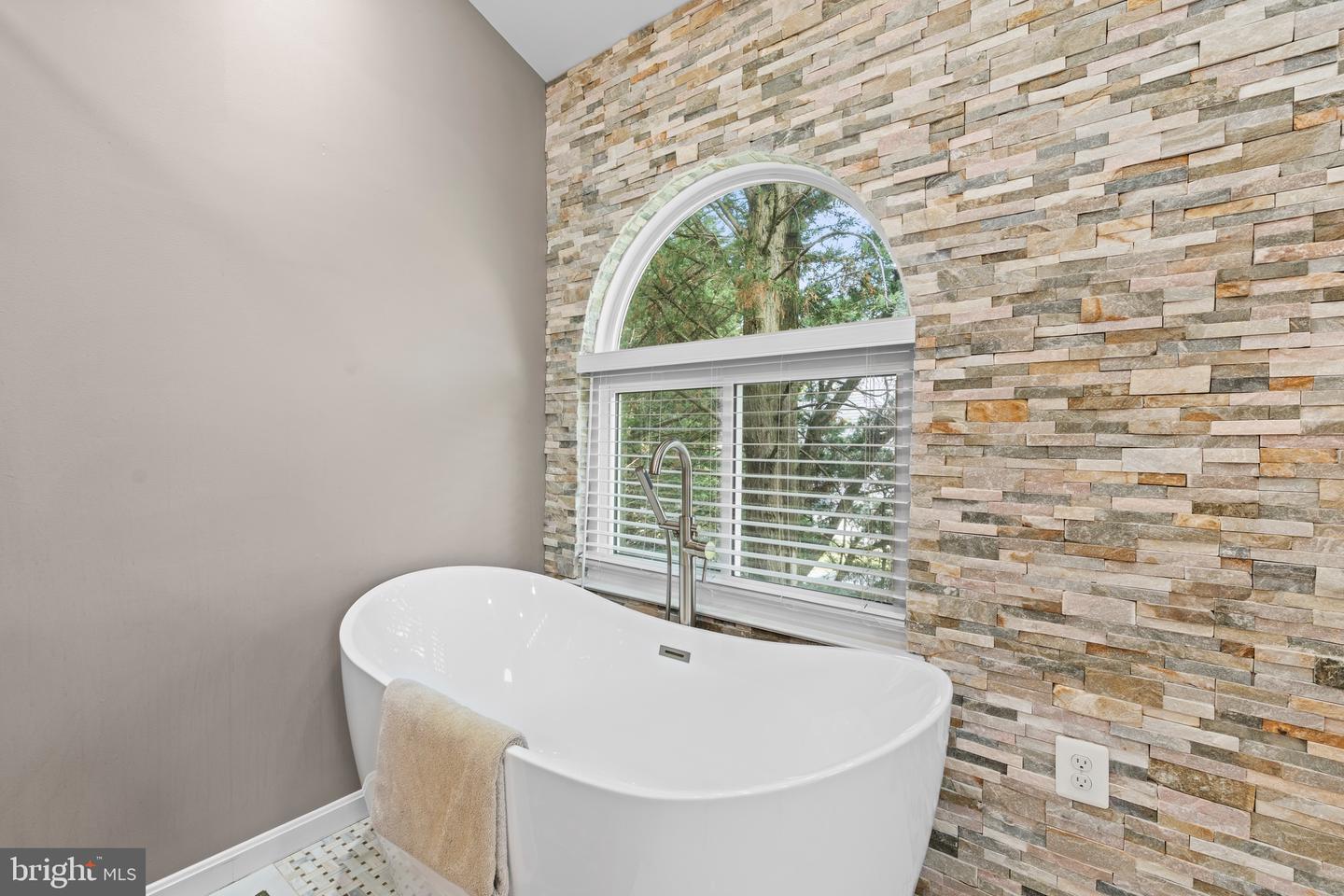 6021 Woodlake Ln Property Photo 20