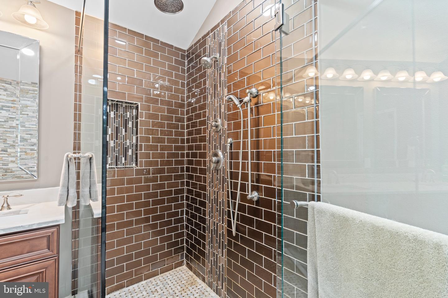 6021 Woodlake Ln Property Photo 22