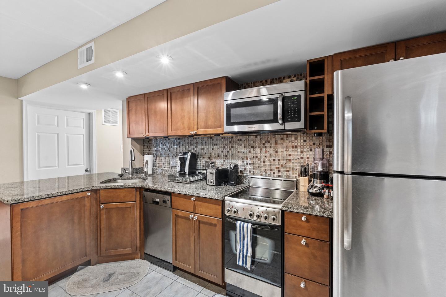 6021 Woodlake Ln Property Photo 33