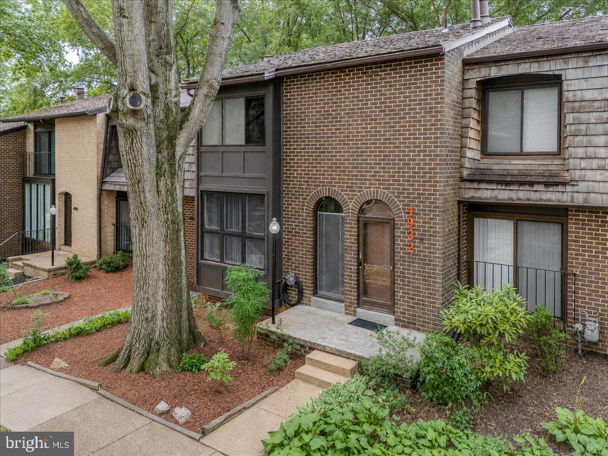 4932 Sauquoit Ln Property Photo 1