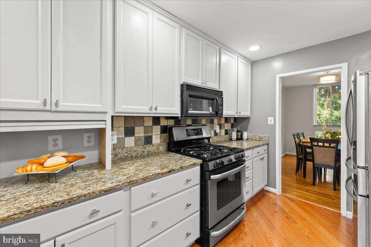 4932 Sauquoit Ln Property Photo 18