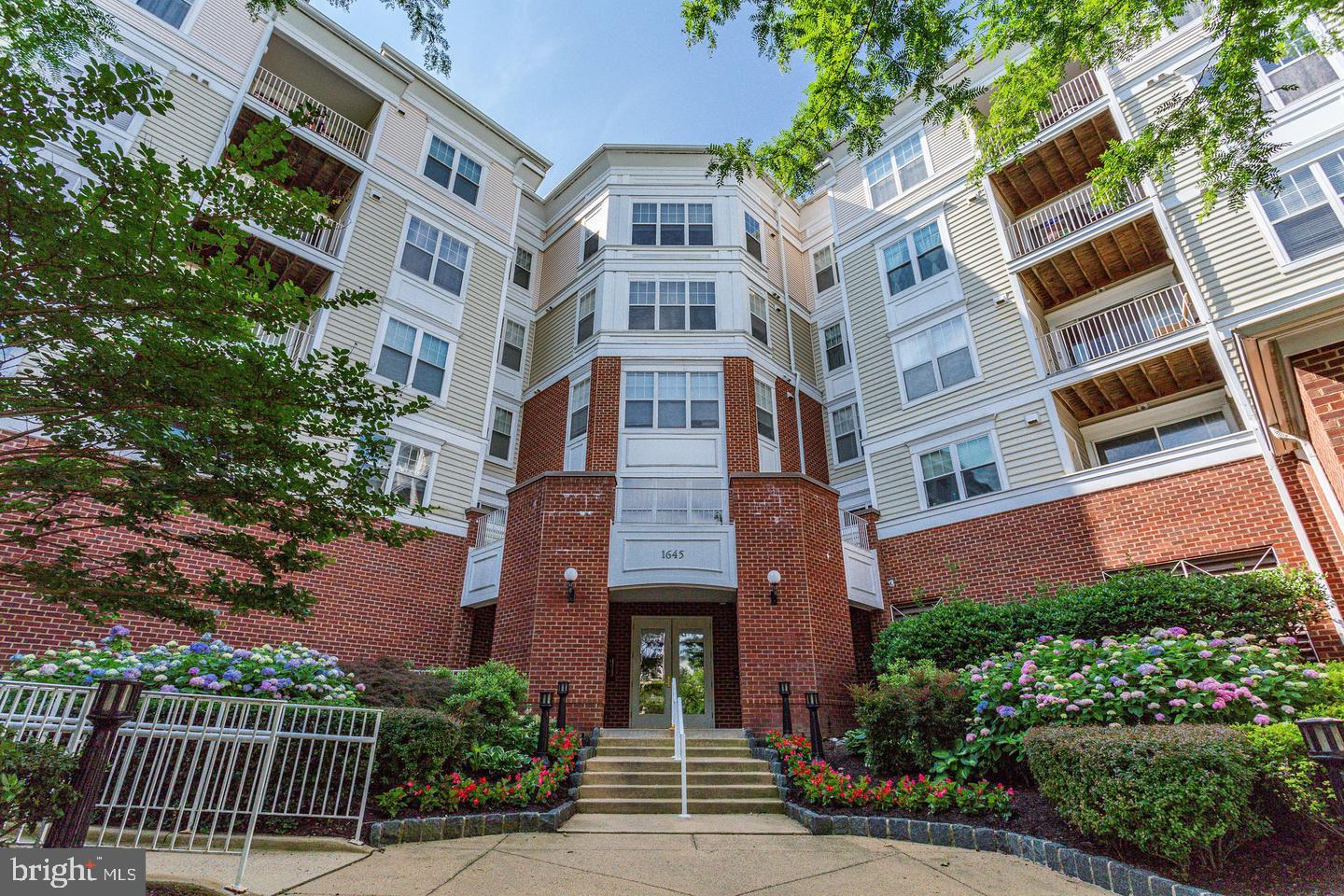 1645 INTERNATIONAL DR #411 Property Photo 1
