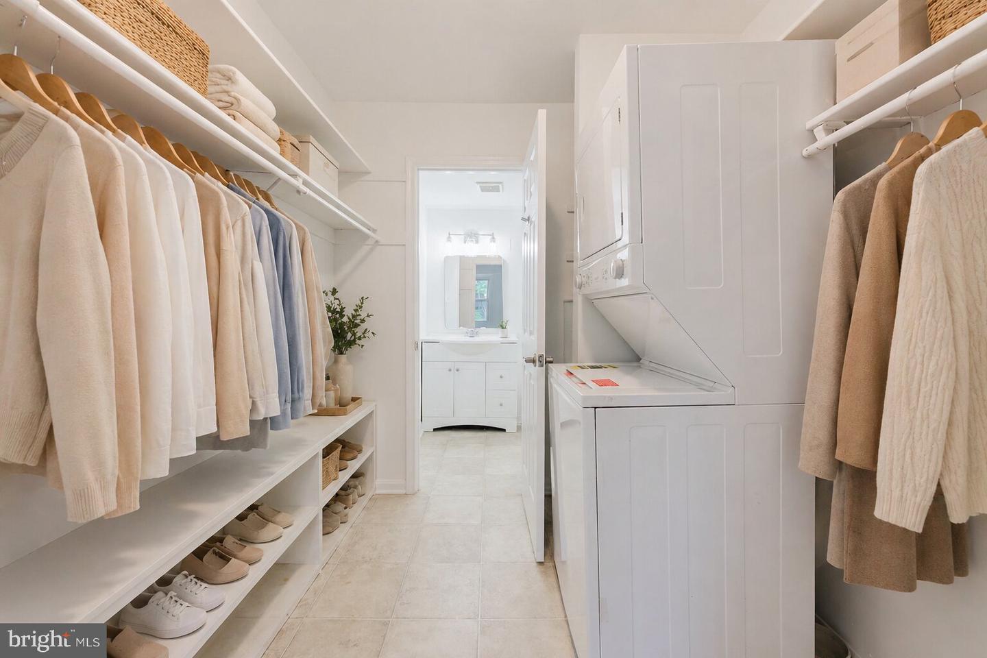 5800-b Torington Dr #833 Property Photo 6