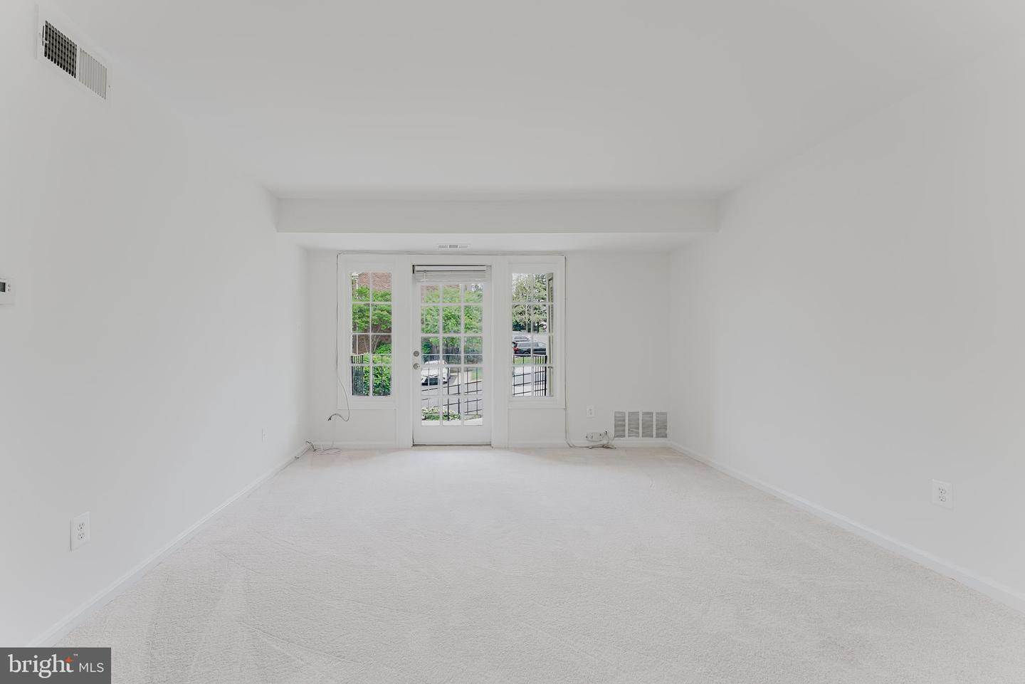 5800-b Torington Dr #833 Property Photo 15