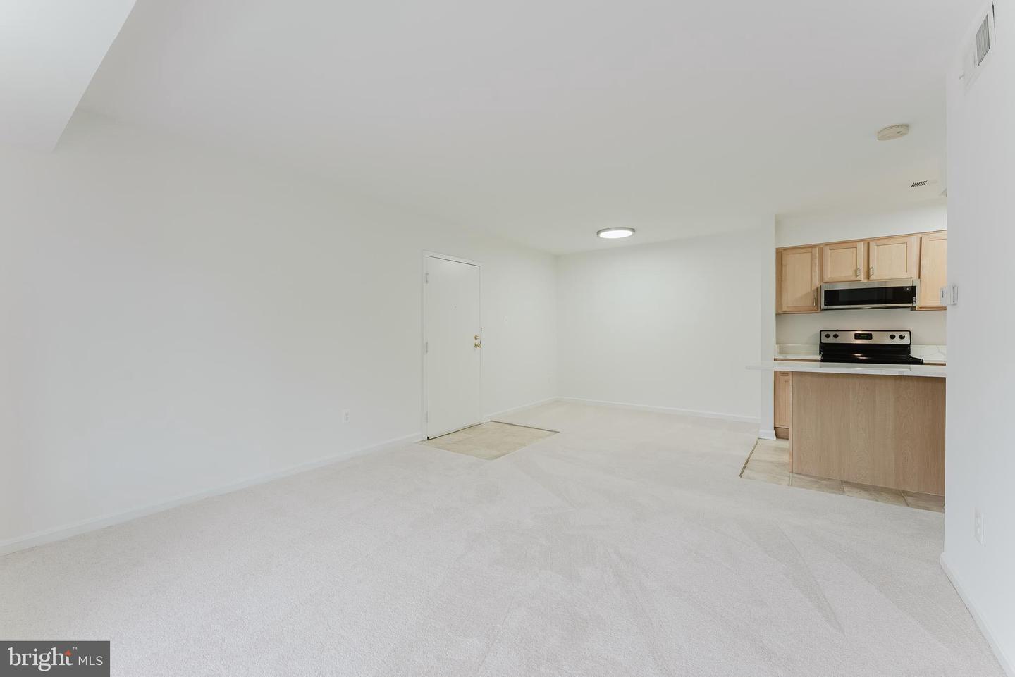 5800-b Torington Dr #833 Property Photo 16